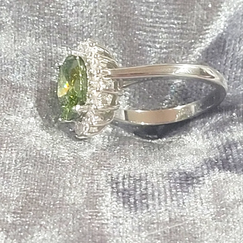 925S Genuine Peridot Flower Ring - Picture 6 of 13